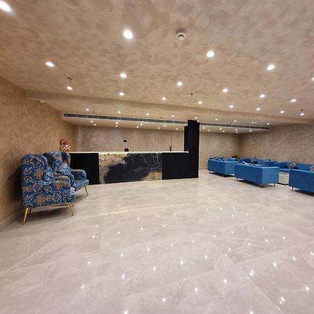 Dolphin Club Hotel Chinhat Bagian luar foto