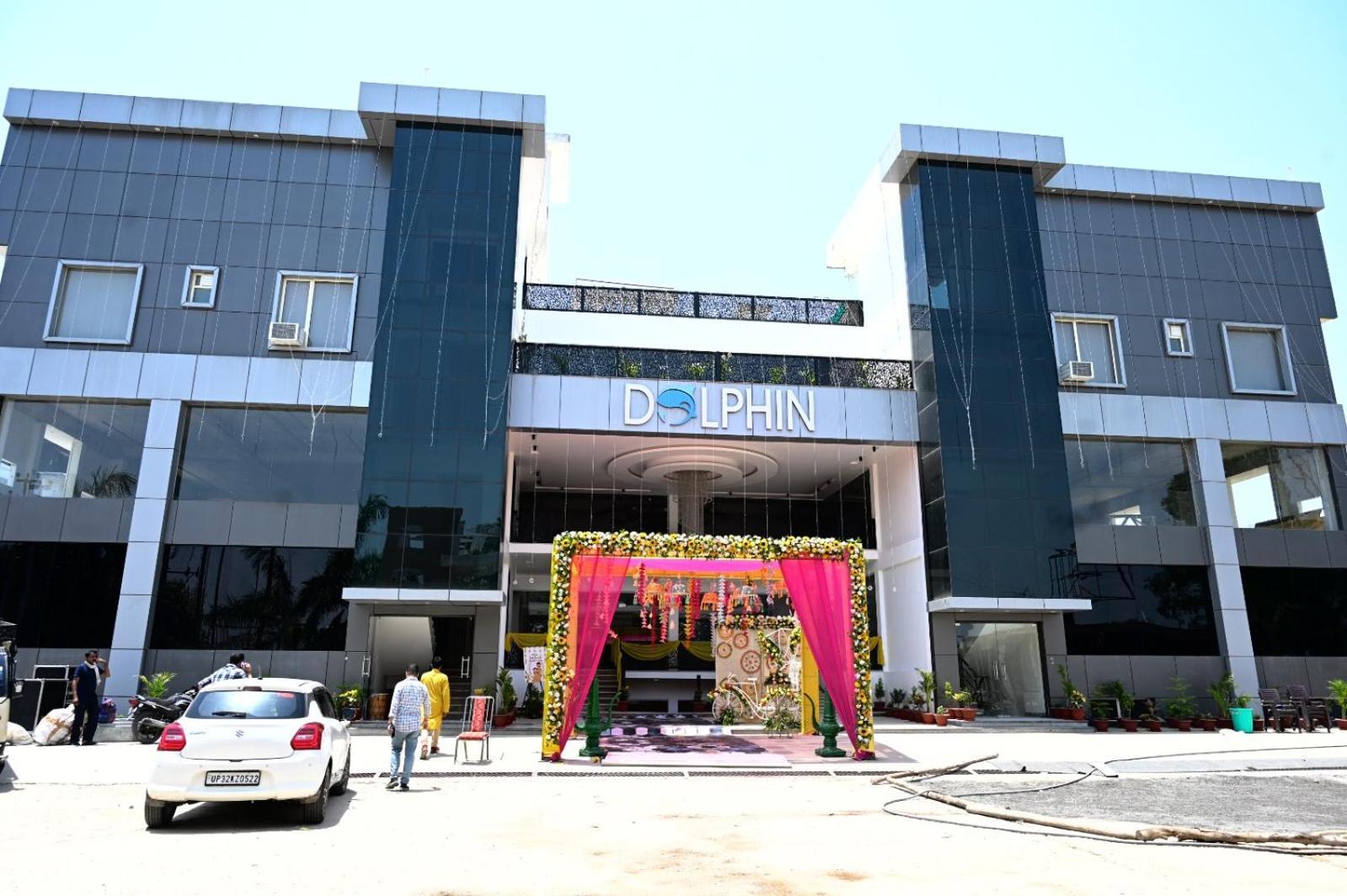 Dolphin Club Hotel Chinhat Bagian luar foto