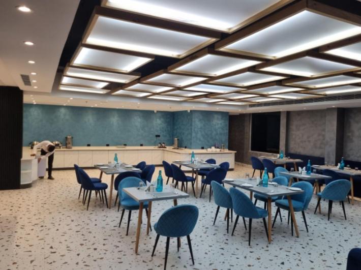 Dolphin Club Hotel Chinhat Bagian luar foto